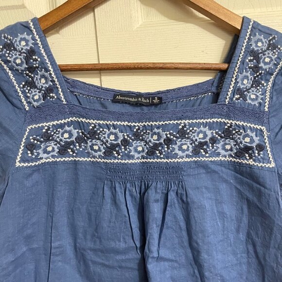 Abercrombie & Fitch Womens Blue Floral Embroidered Smocked Bohemian Blouse Small - Picture 3 of 9